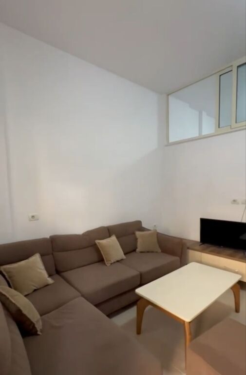 Rent | Apartament 1 + 1 | Rruga 5 Maji | 450 €/month