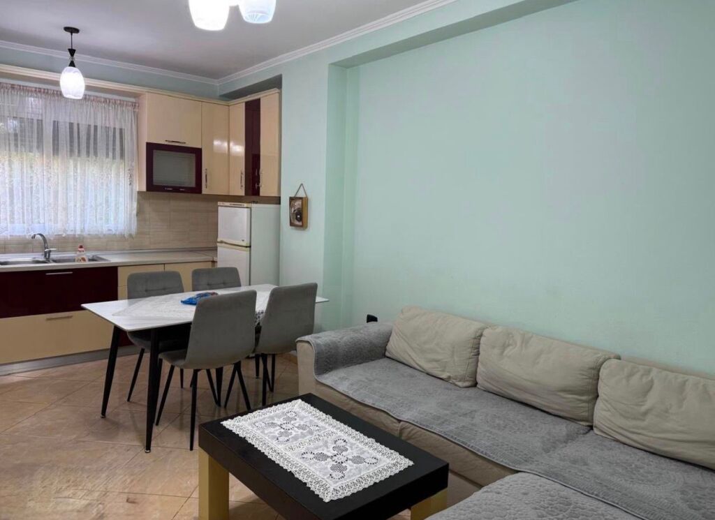 Apartment 2+1 for rent near the New Maternity 55,000 Lek negotiable!