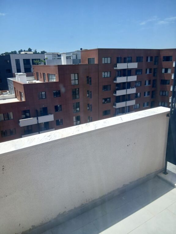 1+1, vuoto a urban gate, astir, 400 mila leke