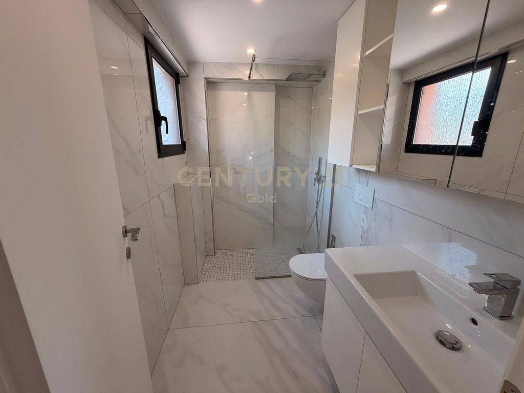 Duplex luksoz per shitje ne Rradhime