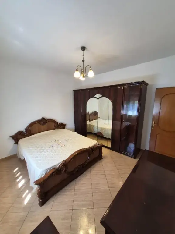Rent | Apartament 1 + 1 | Rruga Sadik Petrela | 400 €/month