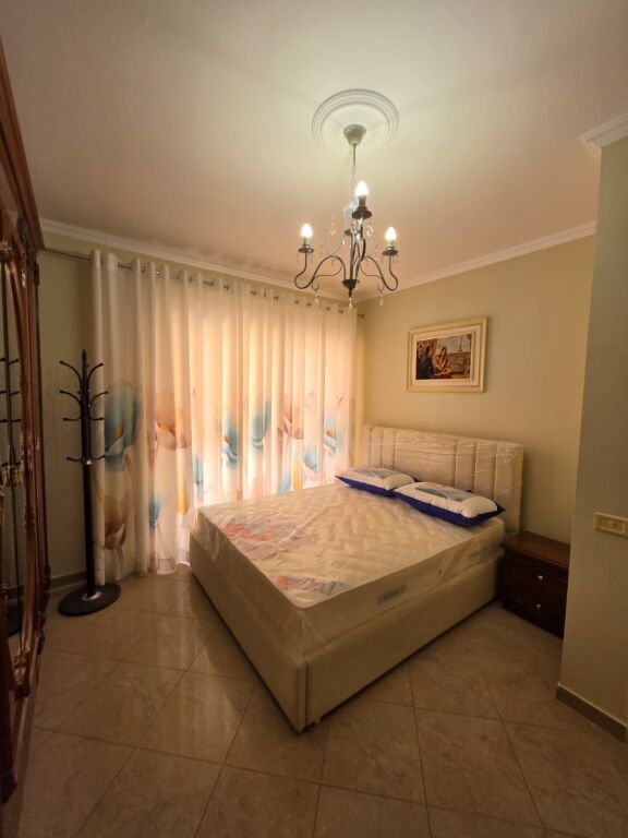 jepet me qira apartament 1+1 tek Komuna Parisit