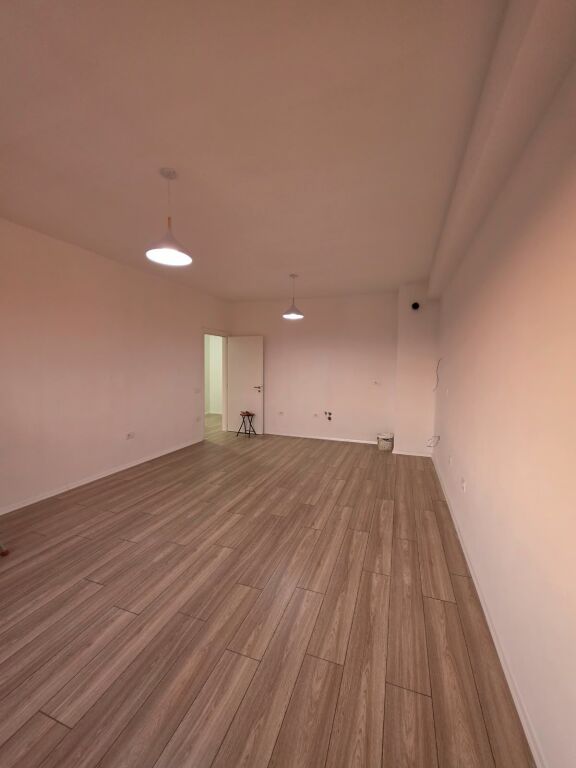 Shitet apartament 1+1 ne Astir