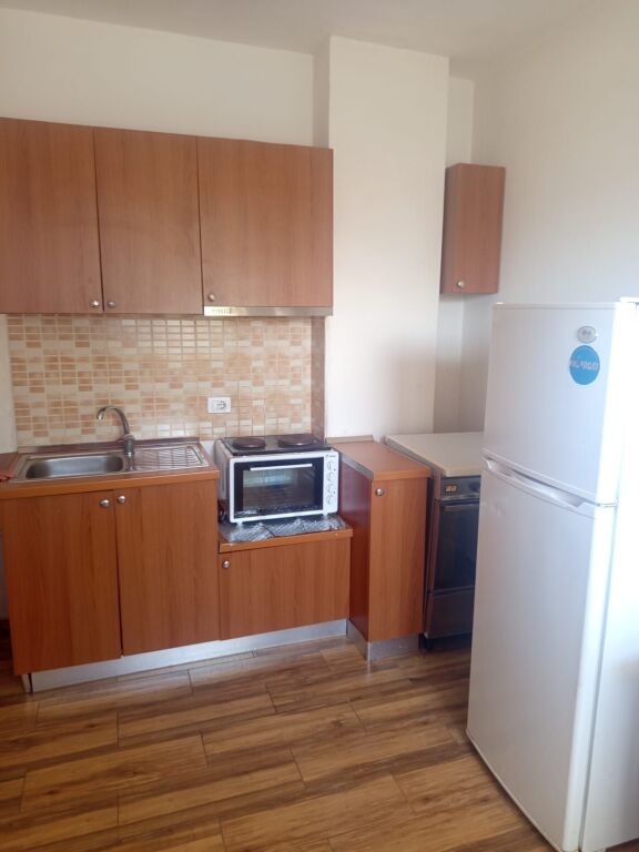 GARSIONERE 24000 LEKE.ISH TREGU ELEKTRIK