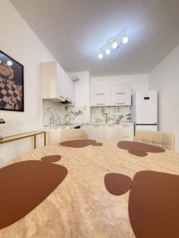 Apartament 2+1 per Qera tek 21 Dhjetori / 72,000 leke
