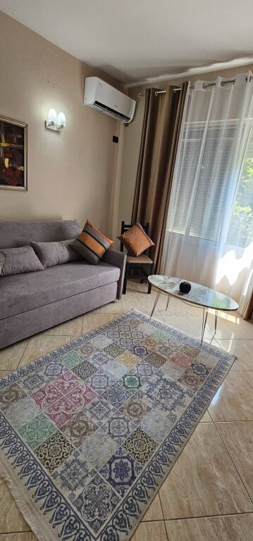 1+1,kat 4 pa ashensore,blloku i ambasadave,600 mije leke