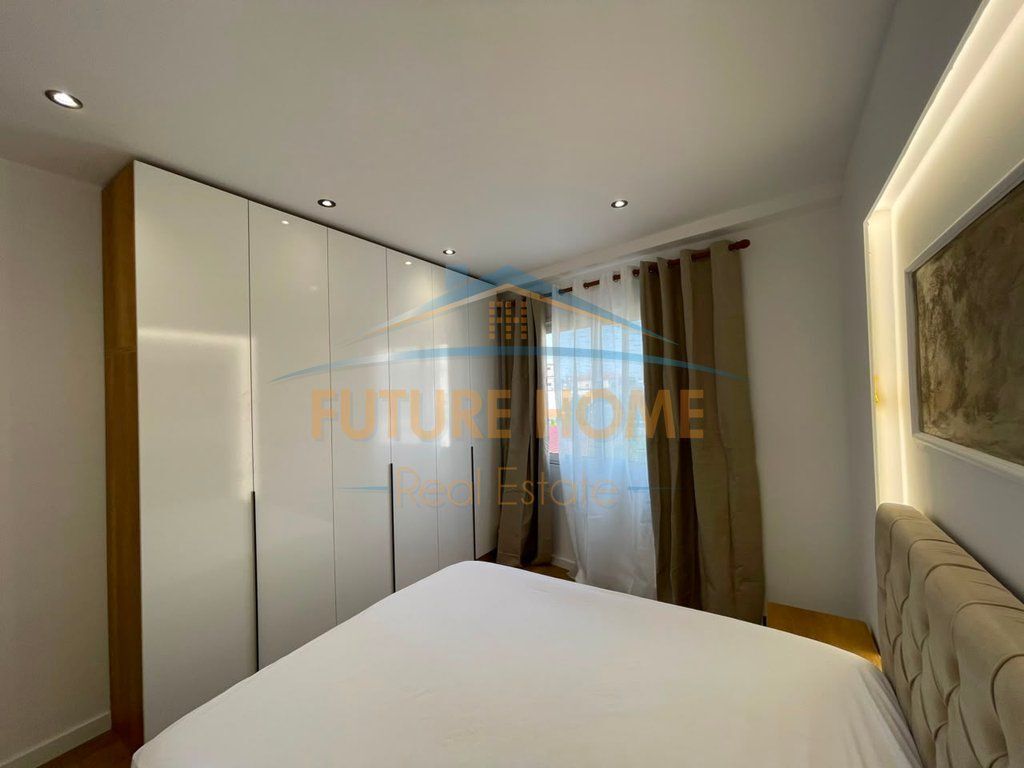 Shitet, Apartament 1+1, 21 Dhjetori, Tiranë