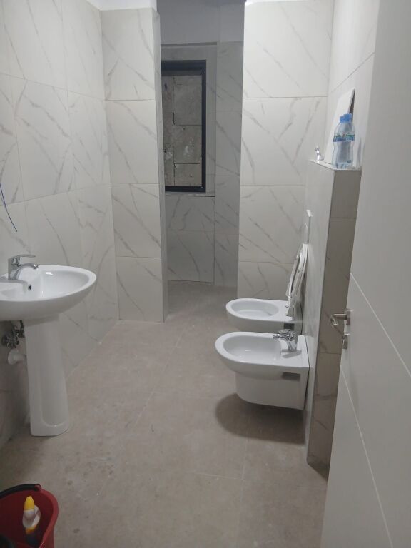 1+1, vuoto a urban gate, astir, 400 mila leke