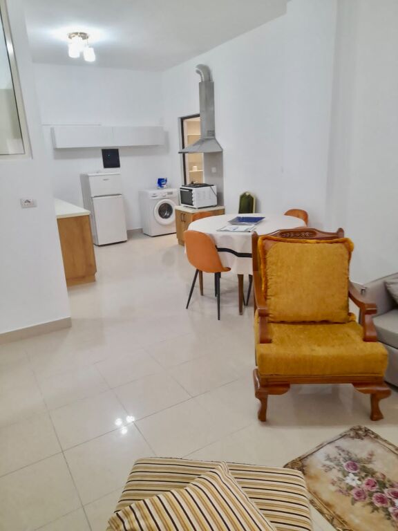 Japim me qera apartament 1+1 në Don Bosko