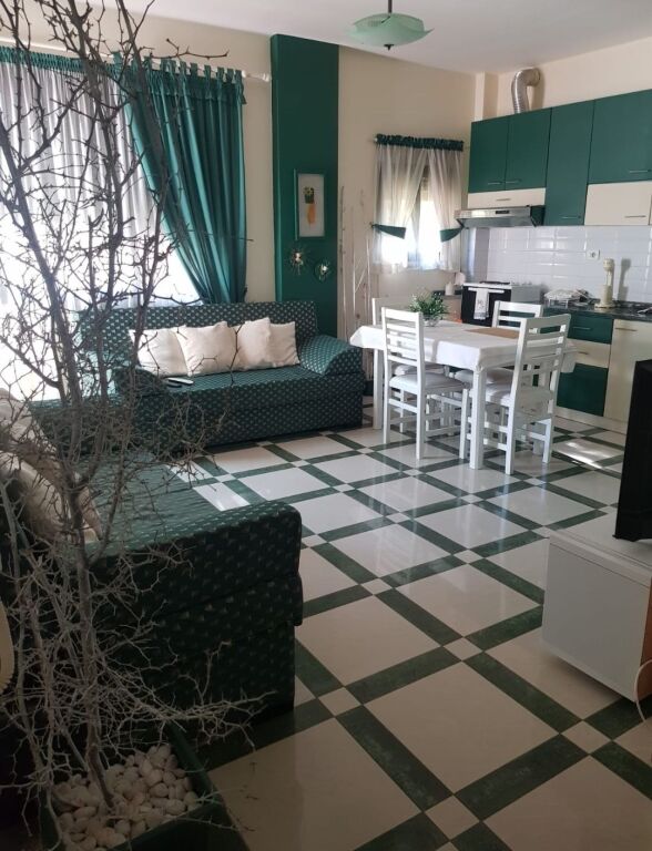 Shitet Apartament 1+1 te Shkembi Kavajes