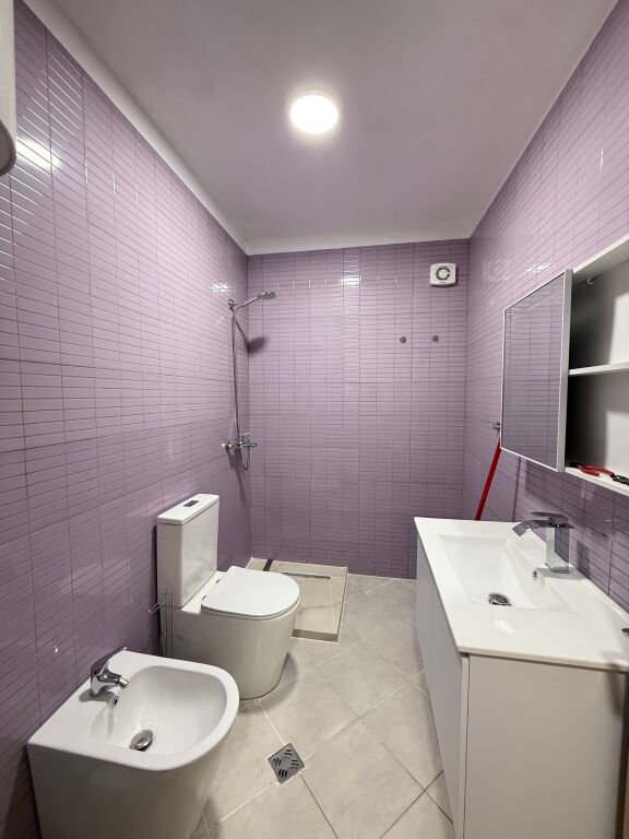 Apartament 2+1 per Qera tek 21 Dhjetori / 72,000 leke