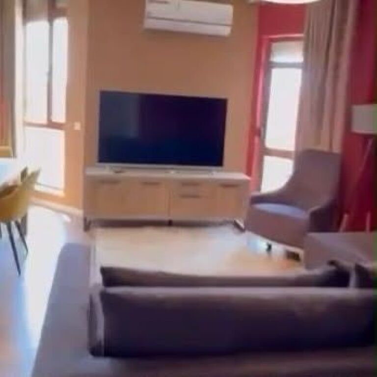 SHITET APARTAMENT – PRANË SQUARE 21