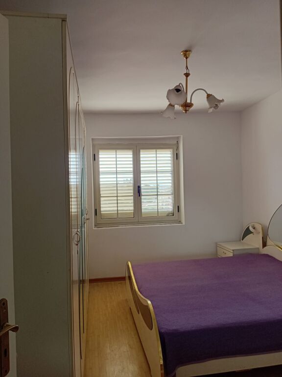 Shitet apartament