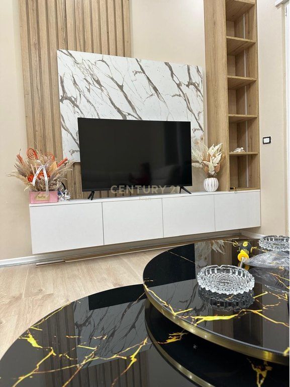 Apartment 1+1 for rent Center Kamez