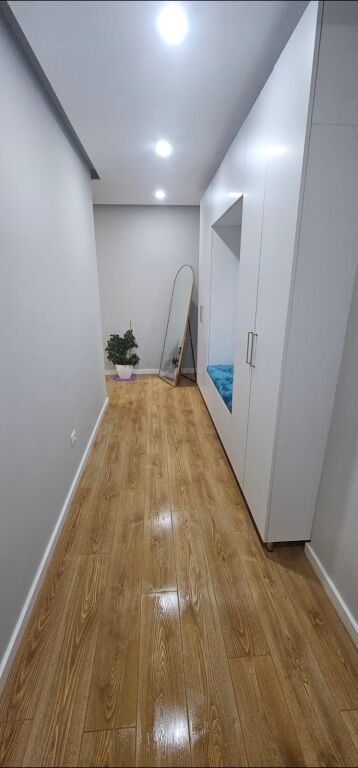 Affittasi 2+1+2 + balcone presso l'ex URt Durres