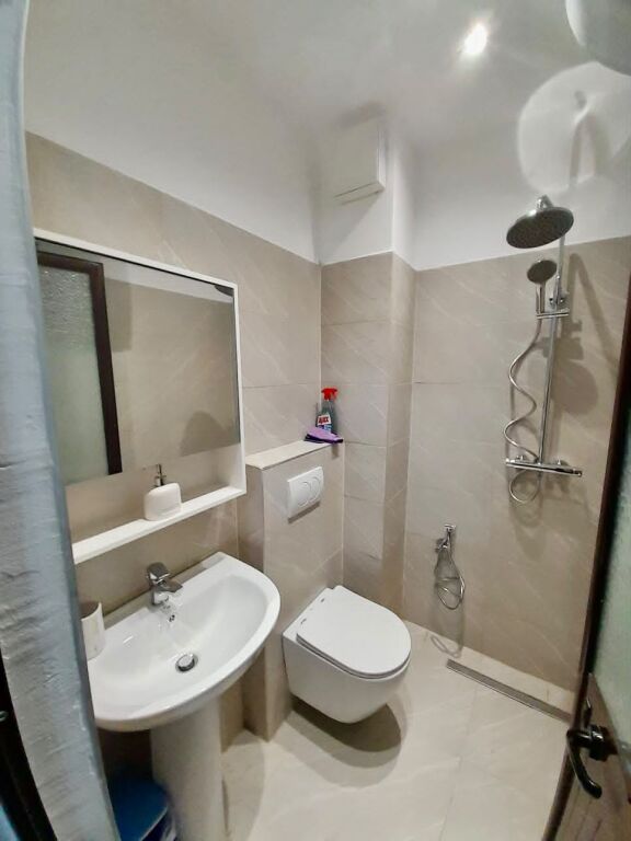 Japim me qera apartament 1+1 në Don Bosko