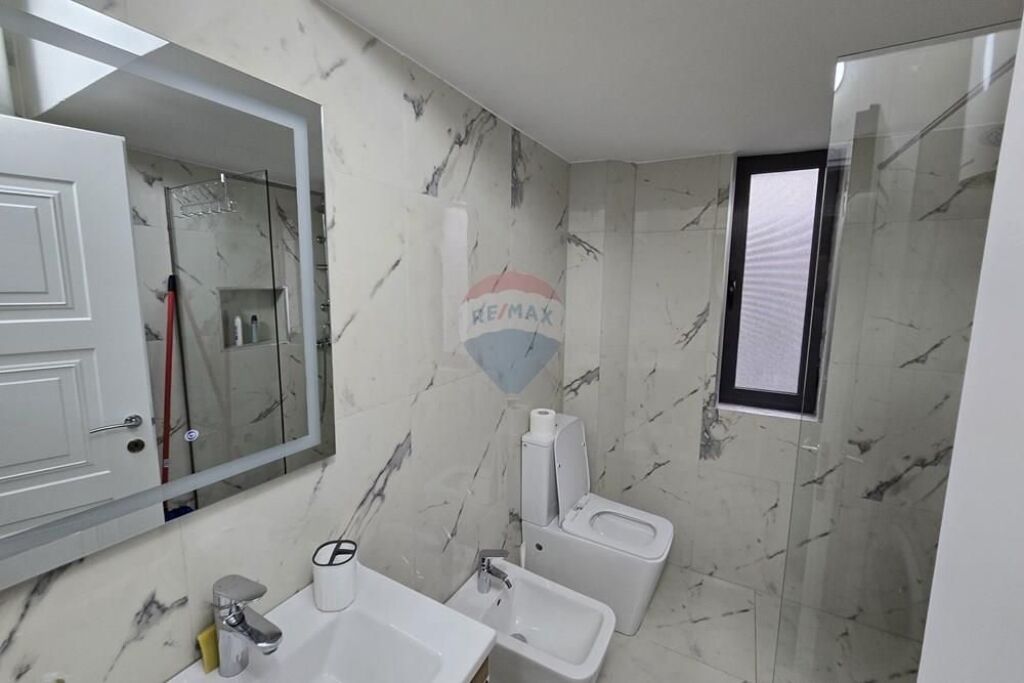 Appartamento - In Affitto - Piazza Skënderbej, Tirana