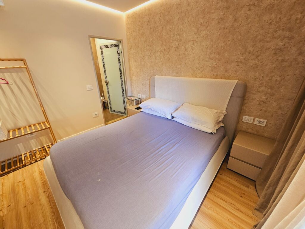Affittasi: 2+1+2wc ( PAZARI I RI )* 📍 *950€* - k5, Ascensore. - Super Investimento **60k€ Costo - con Architetto | Arredamento Moderno, Elettrico A++ & PARQUET