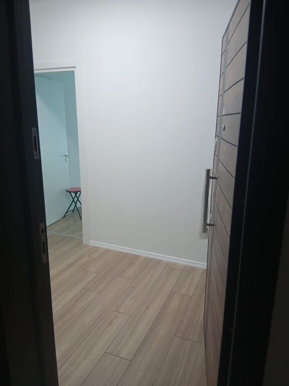 1+1, vuoto a urban gate, astir, 400 mila leke