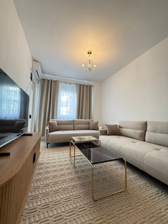 Apartament 2+1 per Qera tek 21 Dhjetori / 72,000 leke