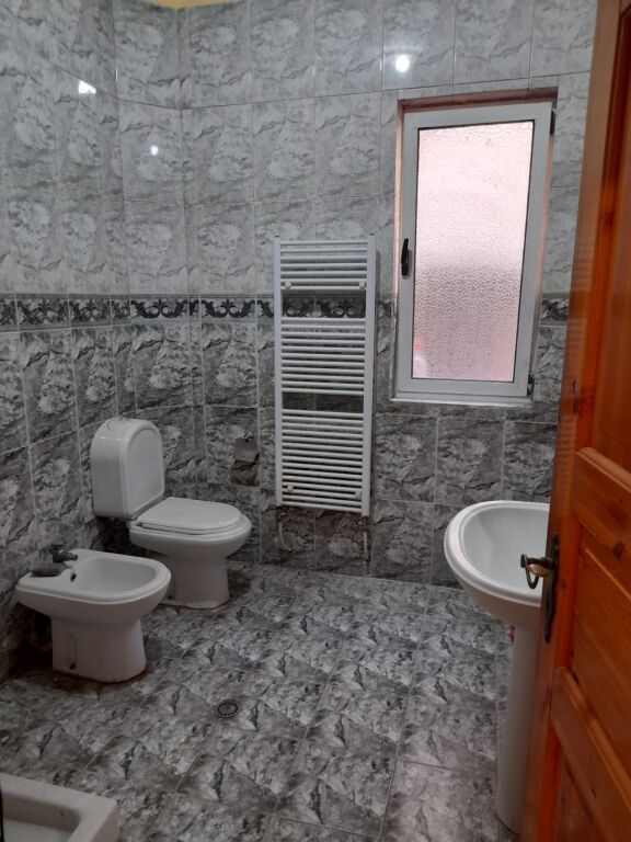 Rent | Shtëpi private 2 + 1 | Kristal Center | 650 €/month