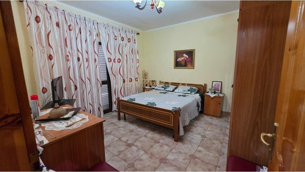 PRIVATE 1-FLOOR HOUSE FOR SALE + LAND XHAMLLIK