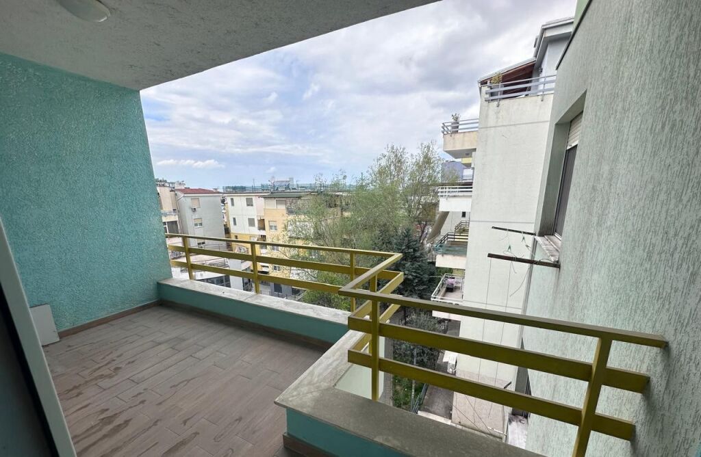Affitto | Apartament 2 + 1 | Liqeni i Thatë | 650 €/mese