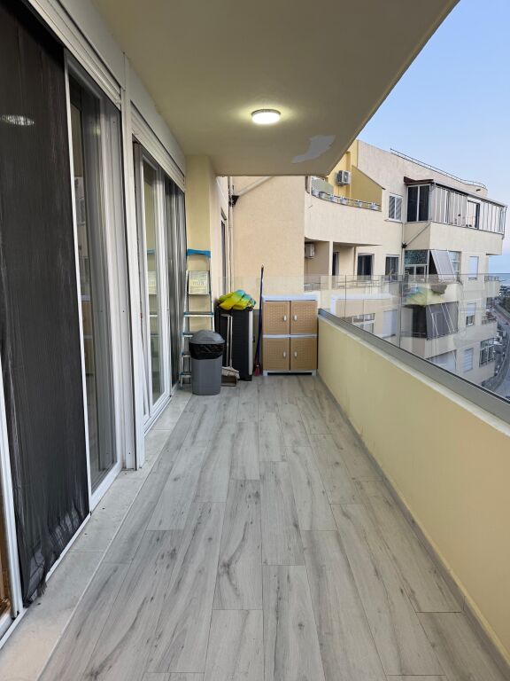 SUPER APARTAMENT PER SHITJE NE RRUGEN E PORTIT !!!!