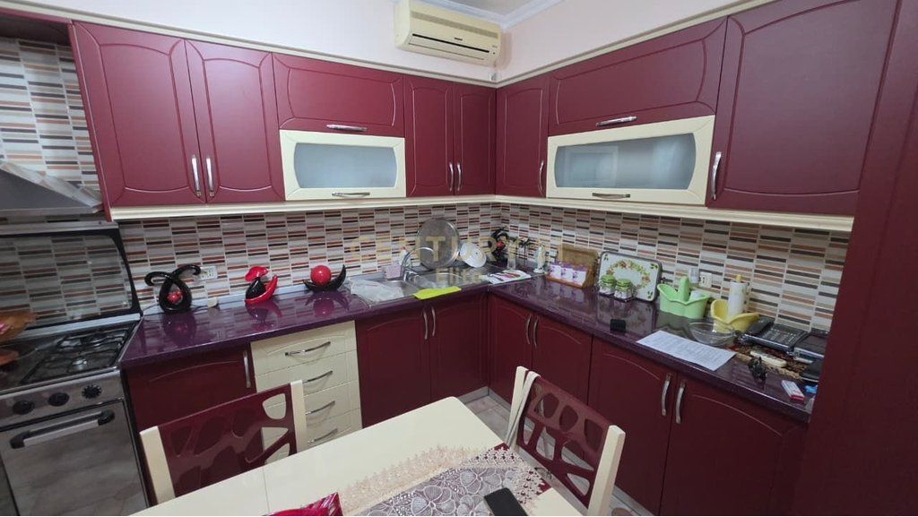 SHITET SHTEPI PRIVATE 1-KATESHE + TRUALL XHAMLLIK 320,000 €