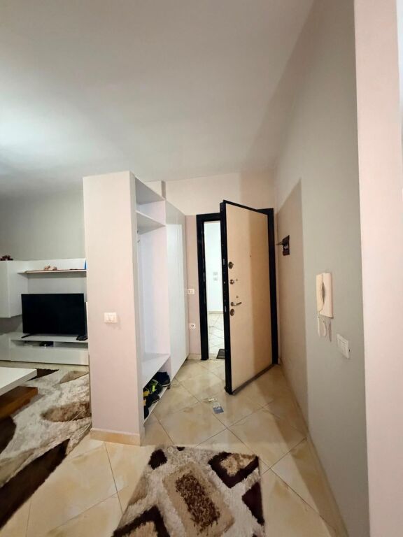 Jepet Apartament 2+1 me qera ne Yzberisht