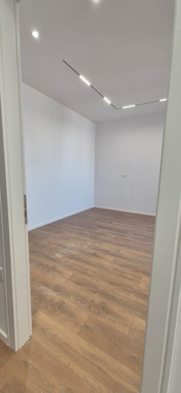 Shitet Apartament 2+1