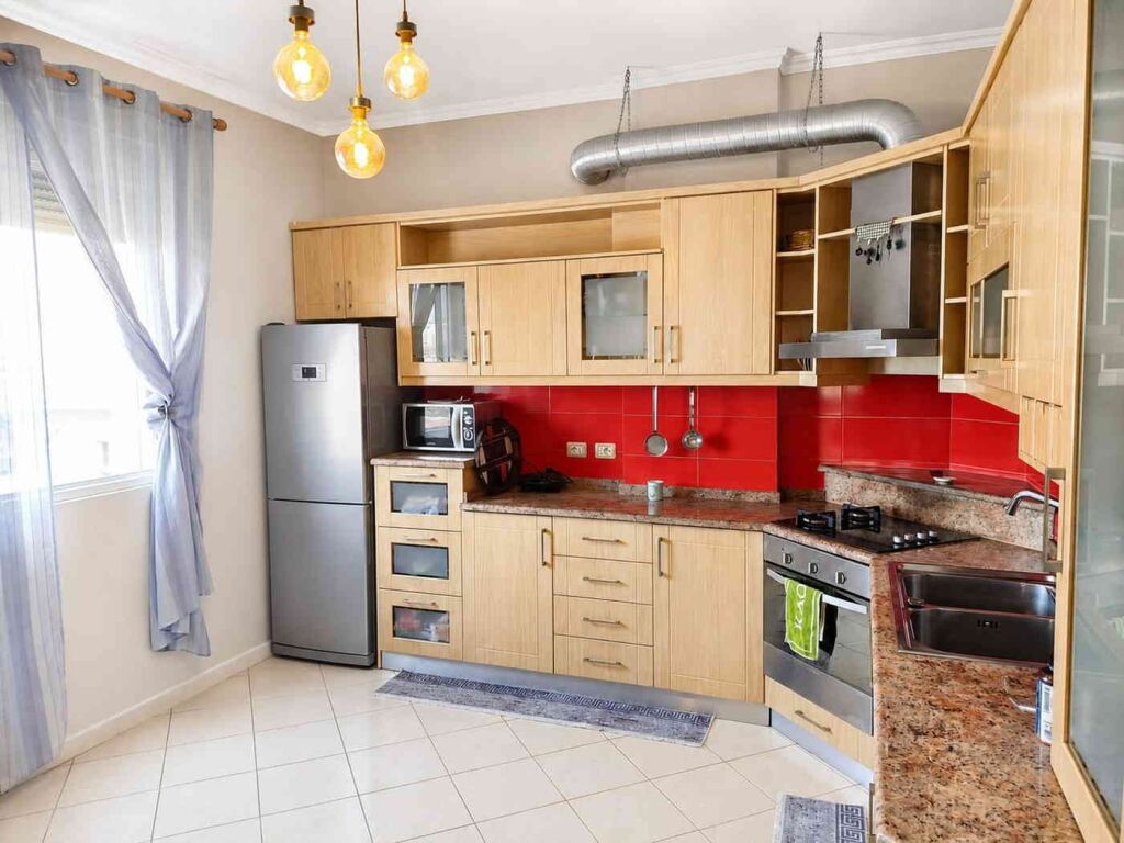 Shitet apartament në Durrës
