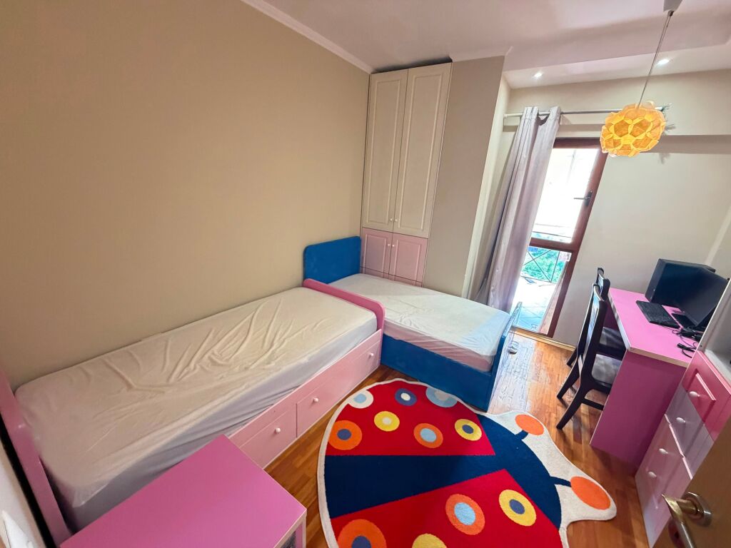 2+1, building with elevator, Fortuzi street, 850 thousand lek with internet