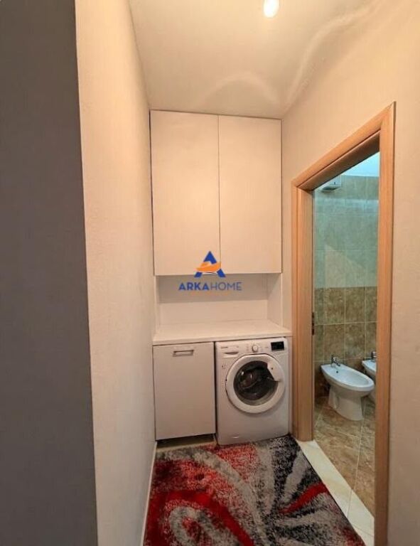 JEPET APARTAMENT 2+1 ME QERA "YZBERISHT' 49.000 LEKE"