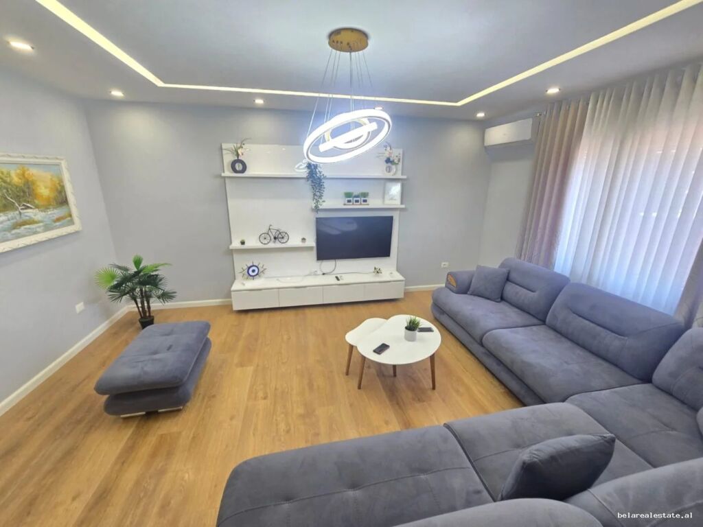 Appartamento In Affitto 2+1 A Zogu i Zi (ID B2202044) Tirane