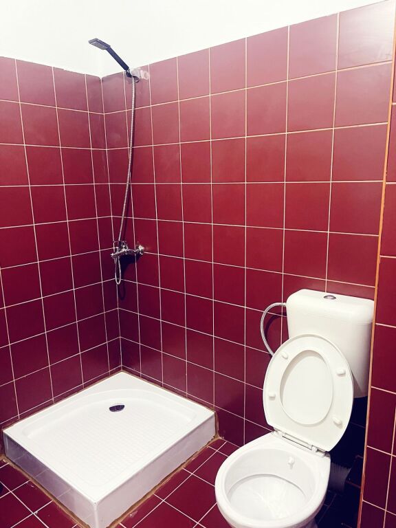 🏡 Shitet Apartament 1+1  📍 Astir, Kompleksi Fratari   🏢 Kati 7  🛗 Me ashensor  🛋 I mobiluar  ◾️ Sipërfaqe bruto: 58.32m² ◾️ Sipërfaqe neto: 53.5m²  🌿 Me ballkon  📃 Me hipotekë - mundësi blerje me kredi   💰 Çmimi: 11,500,000 (i diskutueshëm)