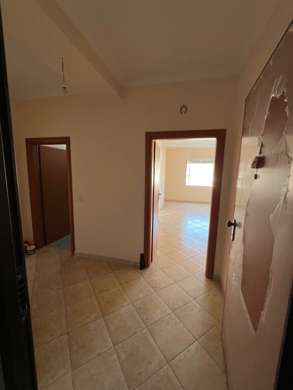 Shitet apartament në Durrës – Lagjja 17