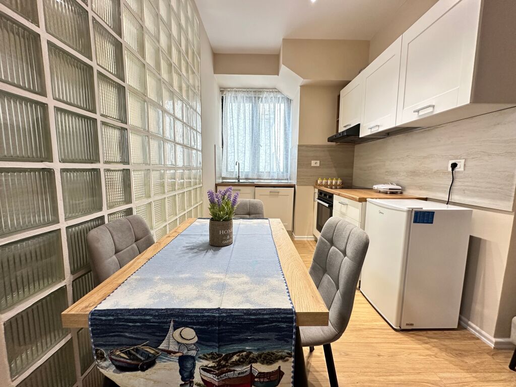 Sea View Apartment for Rent in Lungomare Vlora