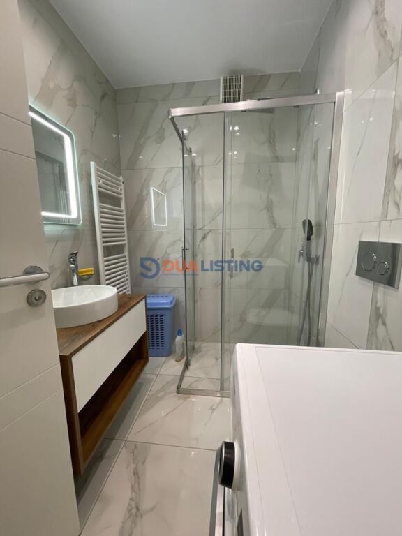 Apartament 1+1 + post parkimi per qira tek Liqeni i Thate!