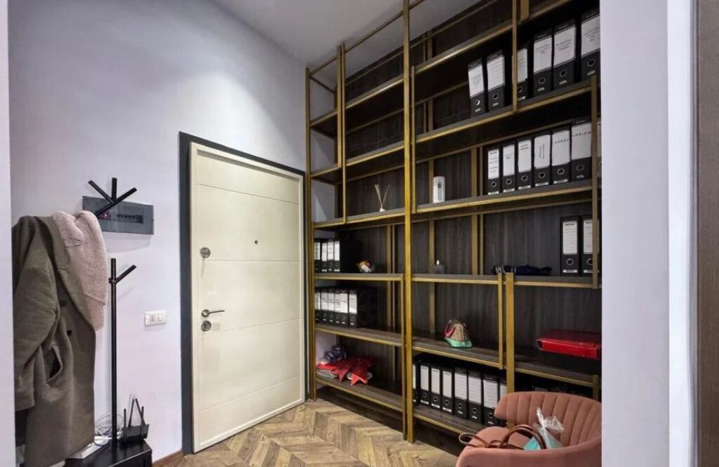 Qera | Ambjent Biznesi | American Hospital 3 | 650 €/muaj
