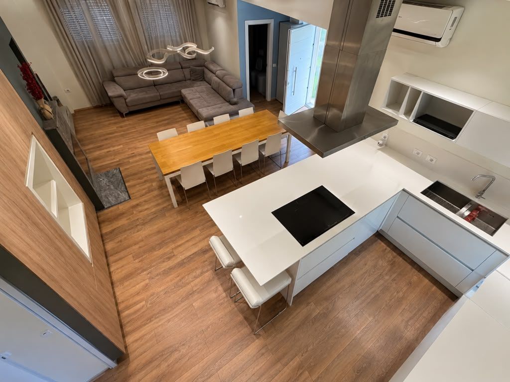 VILLA IN AFFITTO NELL'AREA TEG