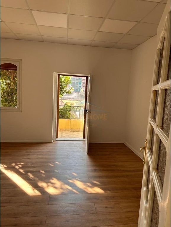 Qera, Vilë, Xhamllik, Tiranë