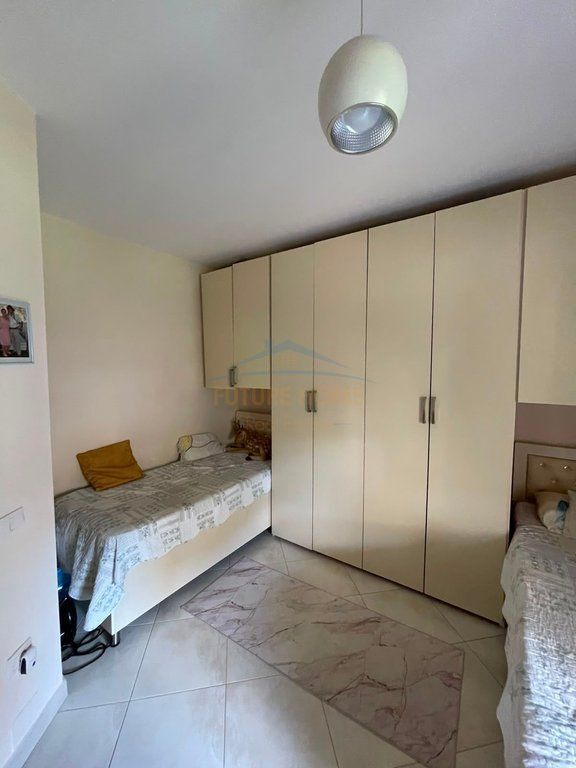 Shitet, Apartament 2+1+2 + Post Parkimi, Liqeni i Thatë, Tiranë.