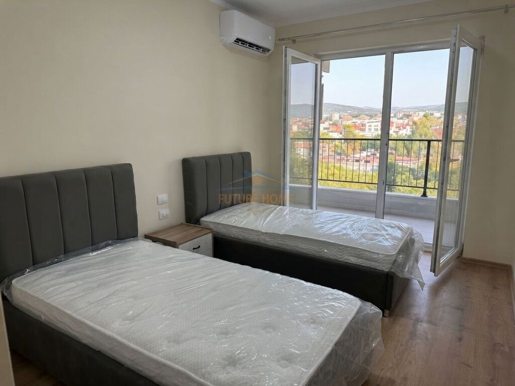 Rent, Apartment 2+1+2 +Storage + Parking Spot, Kombinat, Tirana.