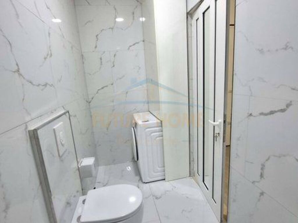 Shitet, Apartament 2+1+2, Unaza e Re