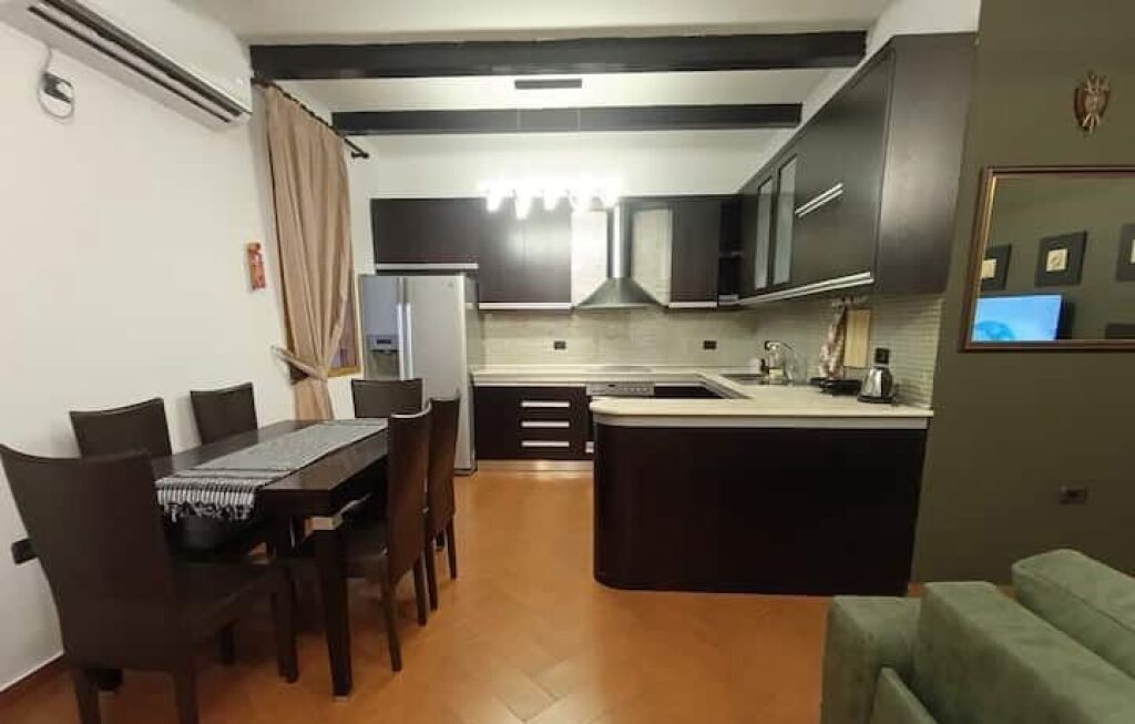Sale | Vilë 3 + 1 | Rruga e Kavajës | 500000 €