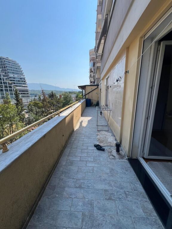APARTMENT 2+1+2+PARKING SPACE FOR RENT NEAR THE ARTIFICIAL LAKE, PAVAROTI