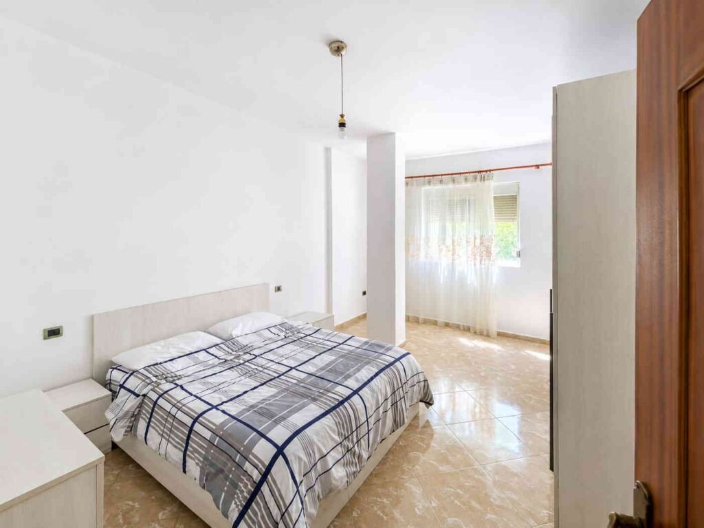 Shitet apartament në Durrës