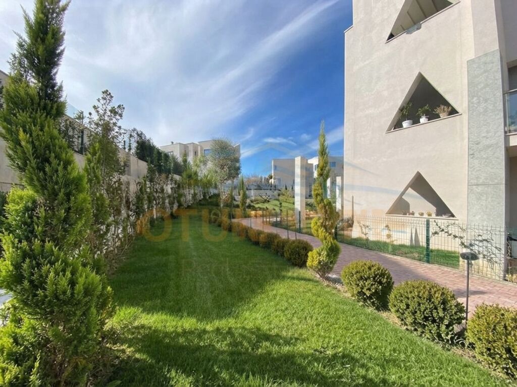 Affitto, Villa su 3 Piani, Complesso "Green Valley", Lago Secco, Tirana