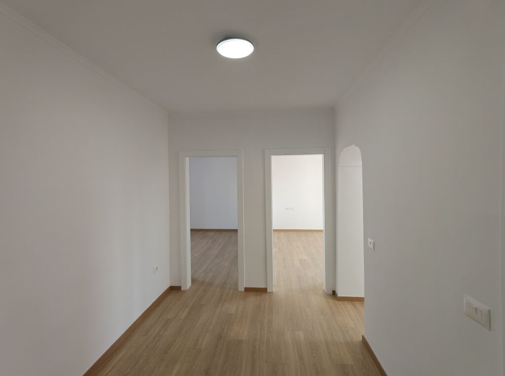 Apartament ne shitje 1+1,Madreseja
